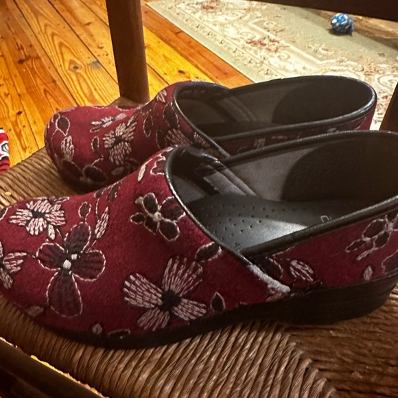 Dansko size 41 red n black white - Picture 5 of 6